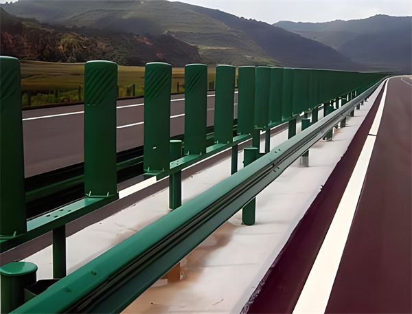 甘肃三波护栏板在高速公路的应用